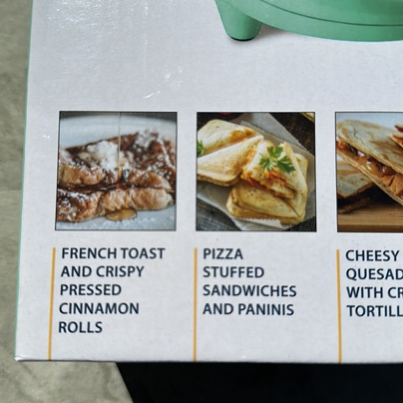 NIB Nostalgia MyMini Sandwich Maker - Picture 3 of 4